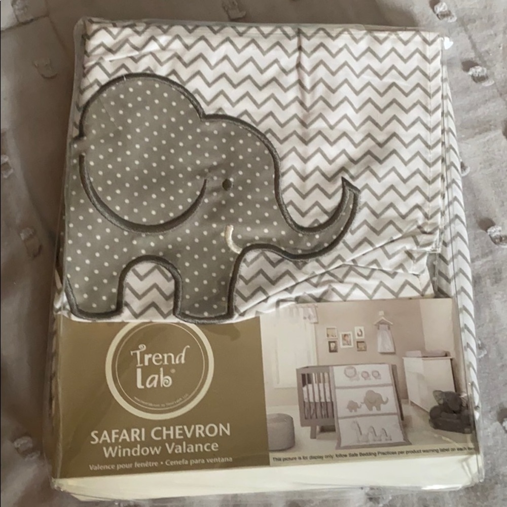 NWT Trend lab elephant window valence nursery